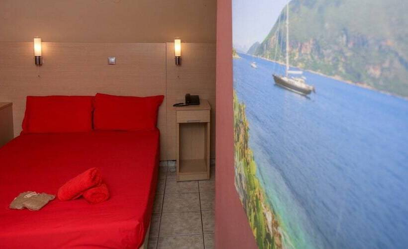 Отель Captain S House