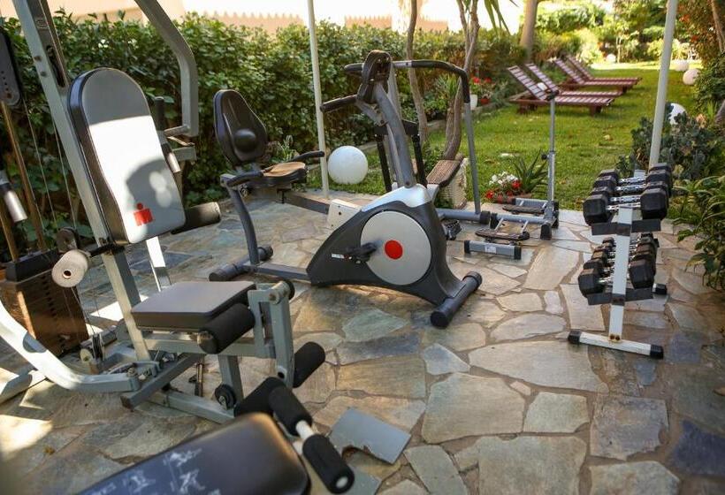 Отель Captain S House