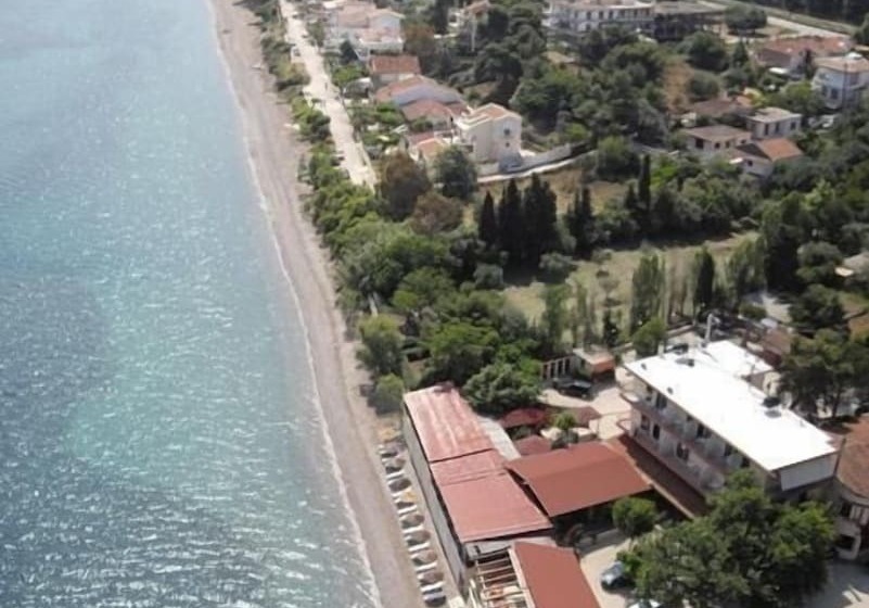 בית מלון כפרי Castella Beach