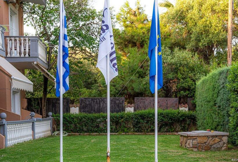 בית מלון כפרי Castella Beach