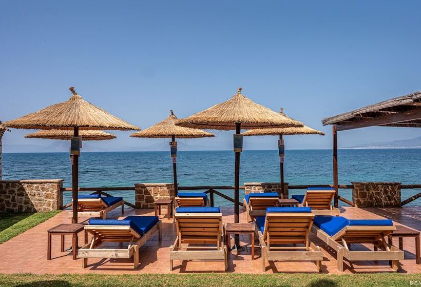 בית מלון כפרי Castella Beach