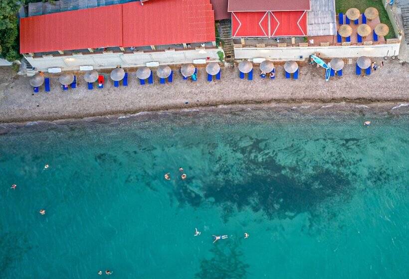 בית מלון כפרי Castella Beach