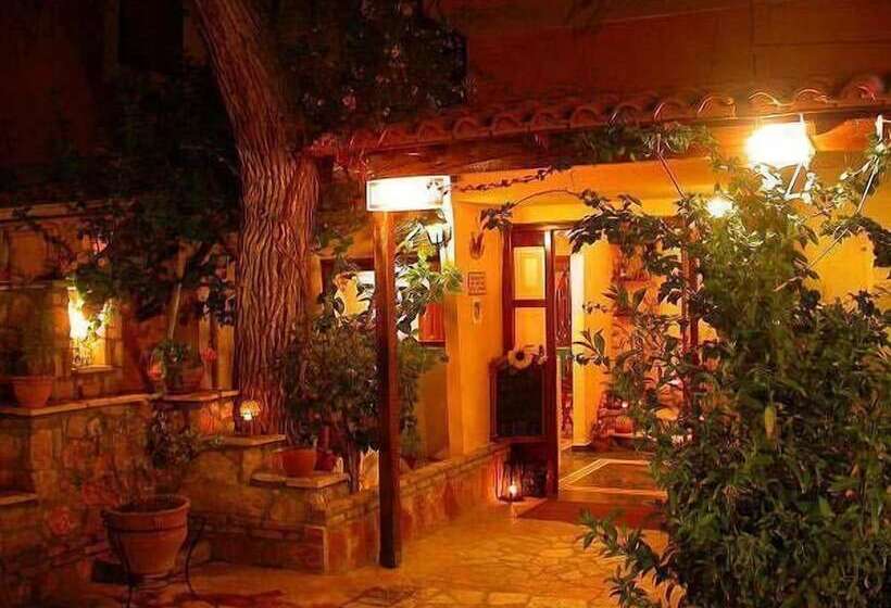 בית מלון כפרי Castella Beach