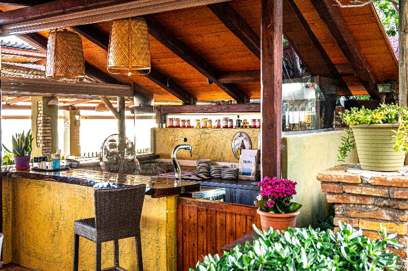 בית מלון כפרי Castella Beach