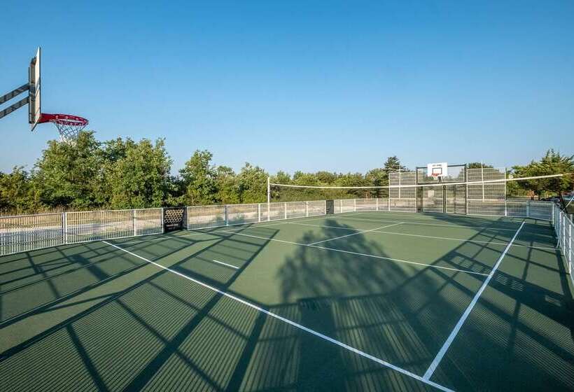 בית מלון כפרי Causse Comtal Rodez, The Originals Relais