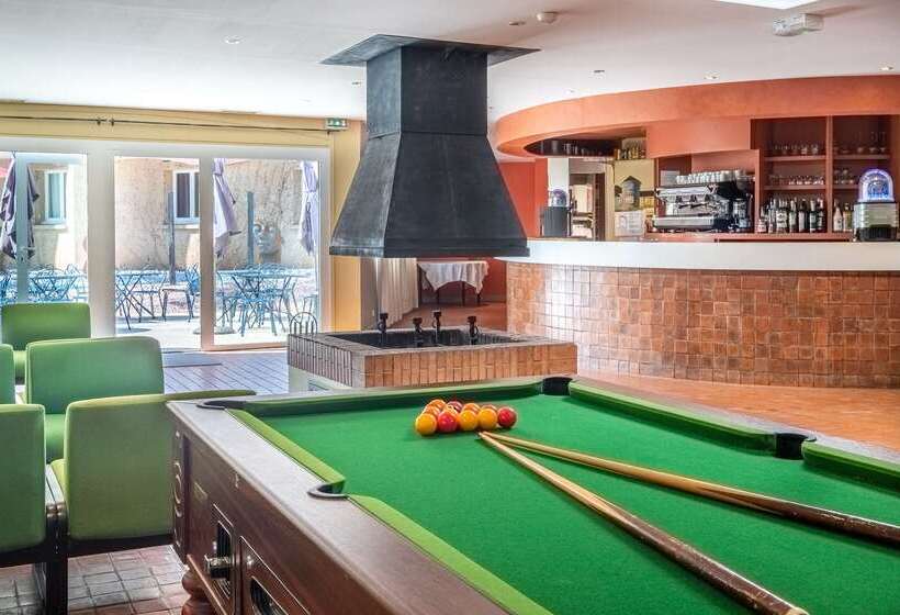 בית מלון כפרי Causse Comtal Rodez, The Originals Relais