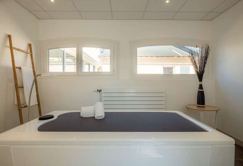 בית מלון כפרי Causse Comtal Rodez, The Originals Relais