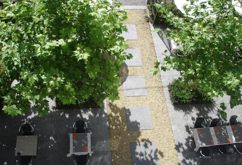 Отель Chateaubriand