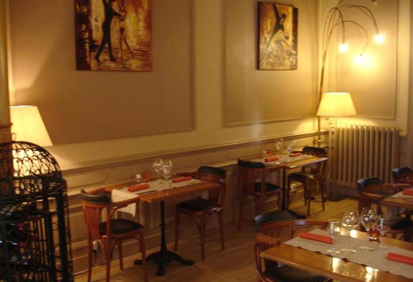 Отель Chateaubriand