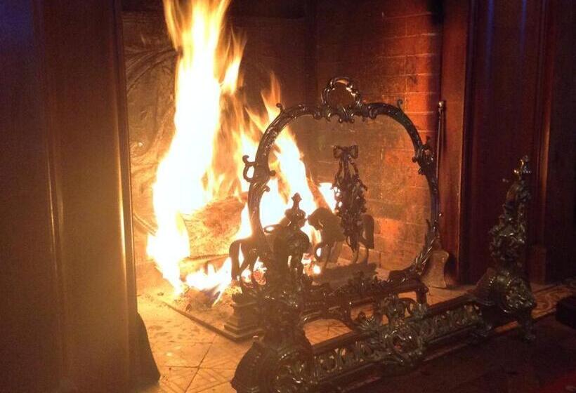 فندق Château De La Râpée Hôtel Restaurant