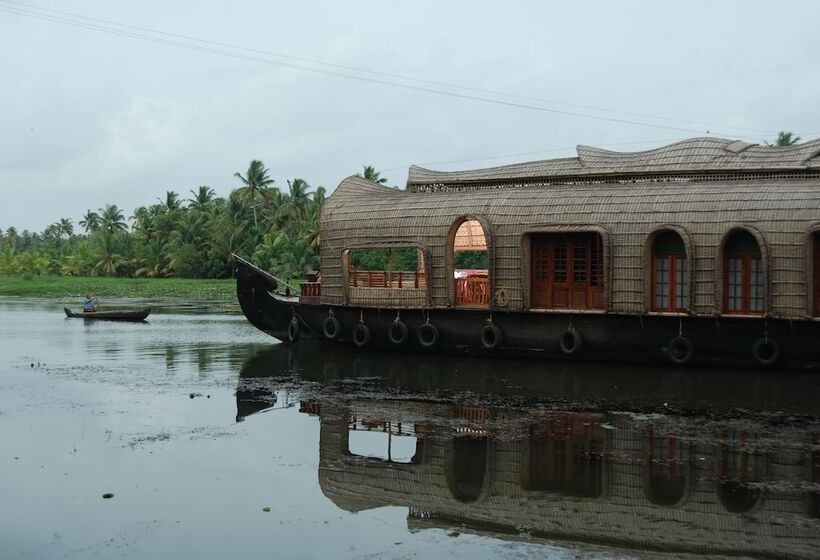 Hotel Coconut Creek Farm & Home Stay