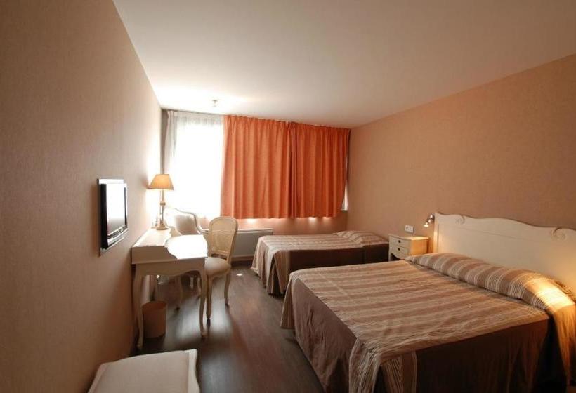 Отель Hôtel Des Dhuits