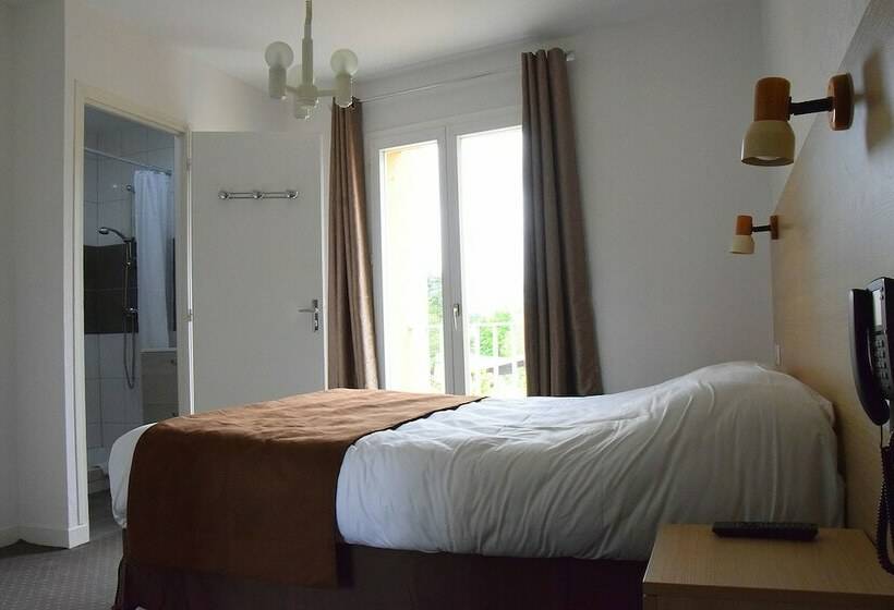 Отель Des Lauriers Roses