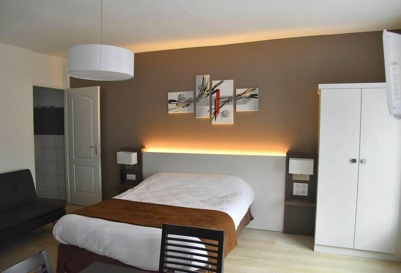 Отель Des Lauriers Roses