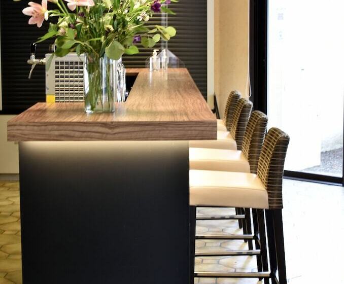 Отель Des Lauriers Roses