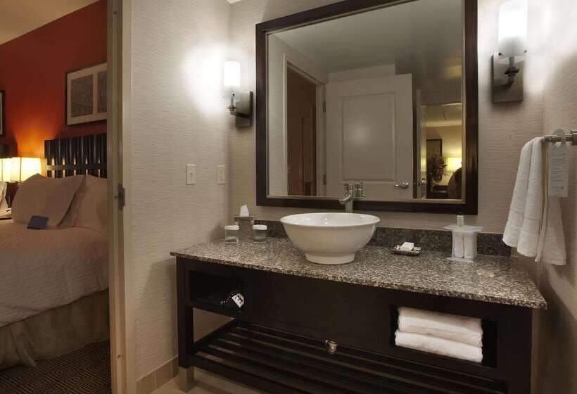 בית מלון כפרי Embassy Suites Palmdale