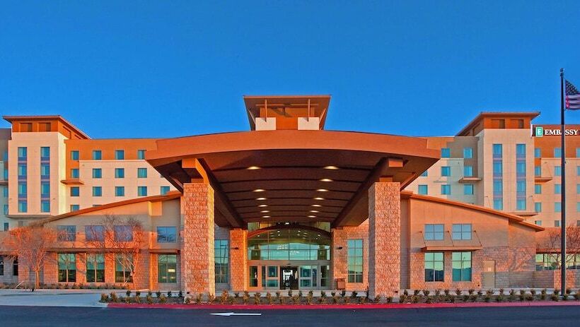 בית מלון כפרי Embassy Suites Palmdale