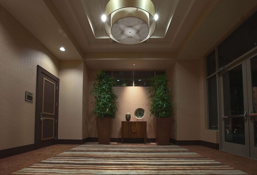 בית מלון כפרי Embassy Suites Palmdale