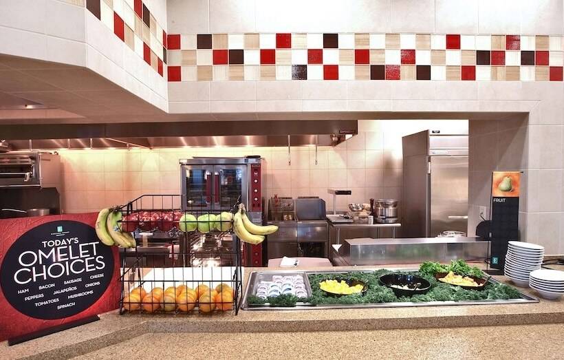 בית מלון כפרי Embassy Suites Palmdale