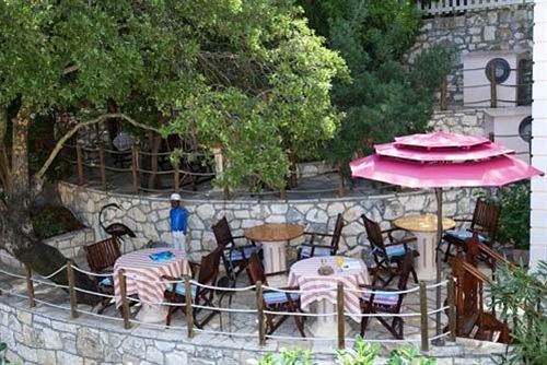 בית מלון כפרי Faros Suites