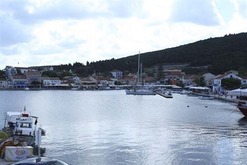 בית מלון כפרי Faros Suites