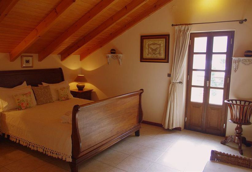 בית מלון כפרי Faros Suites