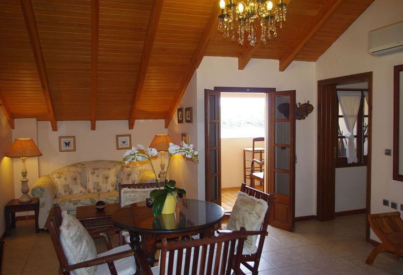 בית מלון כפרי Faros Suites