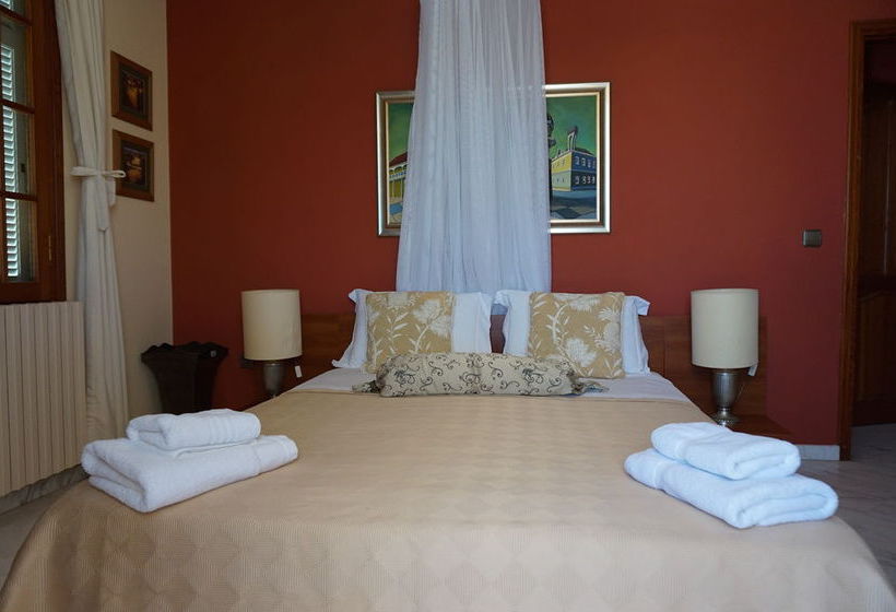 בית מלון כפרי Faros Suites