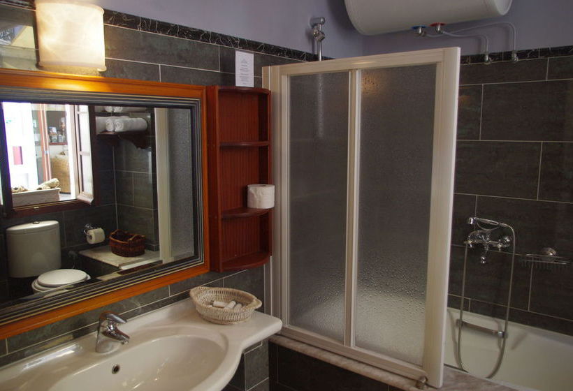 בית מלון כפרי Faros Suites