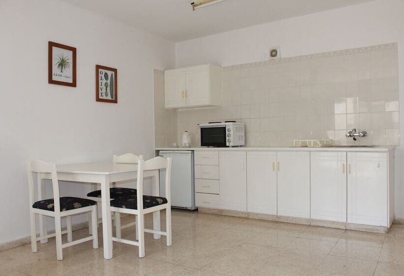 Florea Hotel Apartments