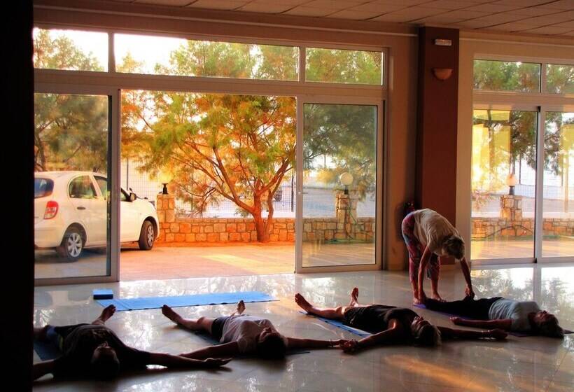 בית מלון כפרי Galini Beach