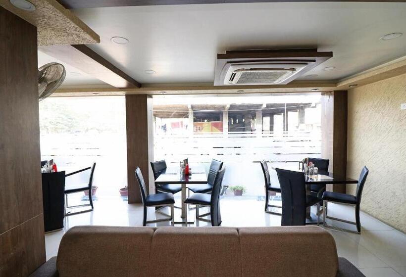 ホテル Collection O Ganpati