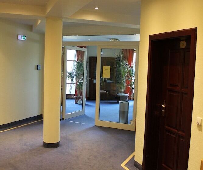 هتل Golf Course Bonn