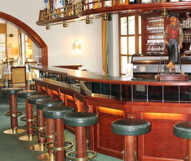 هتل Golf Course Bonn