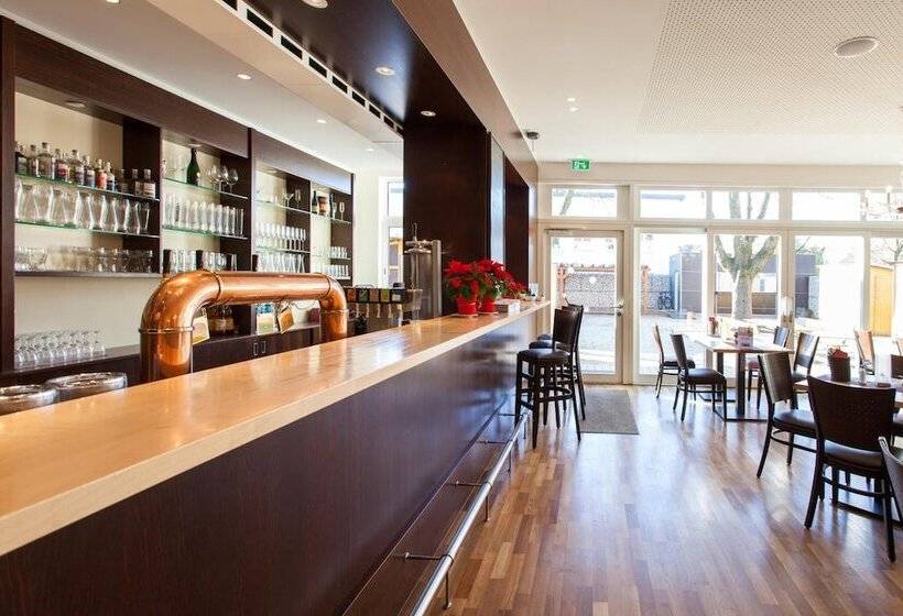 Отель Halber Mond