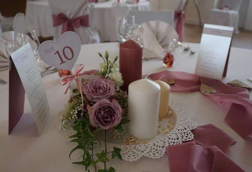 Отель Halber Mond