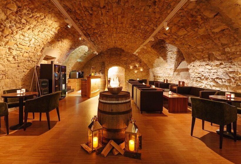 Отель Halber Mond