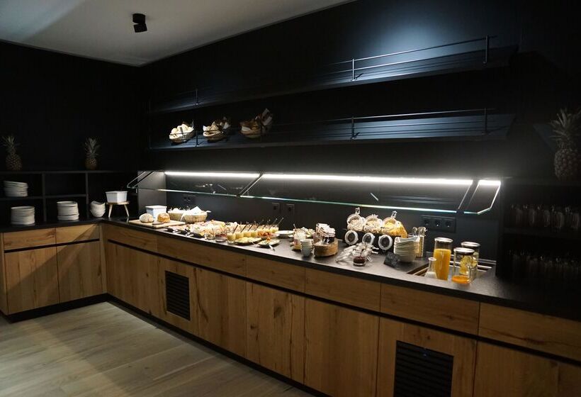 ホテル Hofgut Wißberg  Das Weinberg