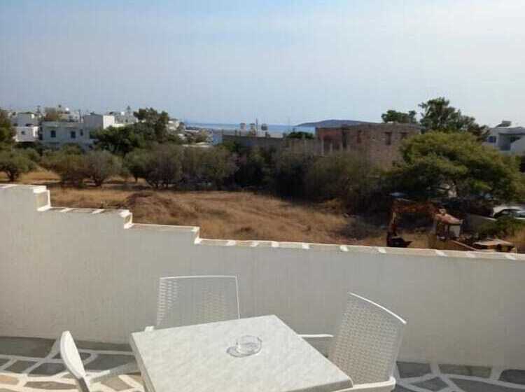 בית מלון כפרי Holidays In Paros