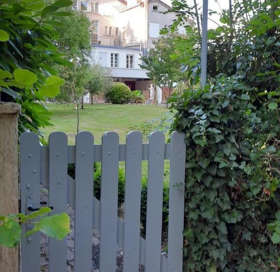 호텔 Hostellerie De La Roseraie