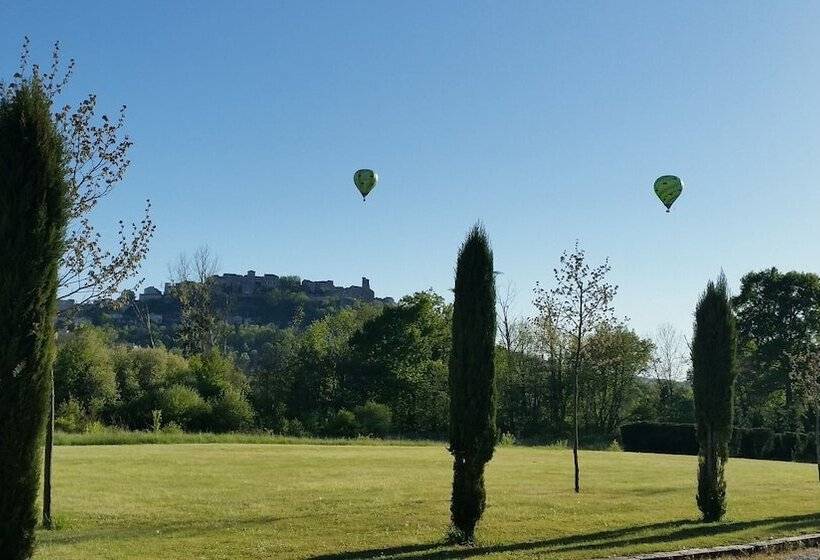 Отель Contact Hôtel La Métairie