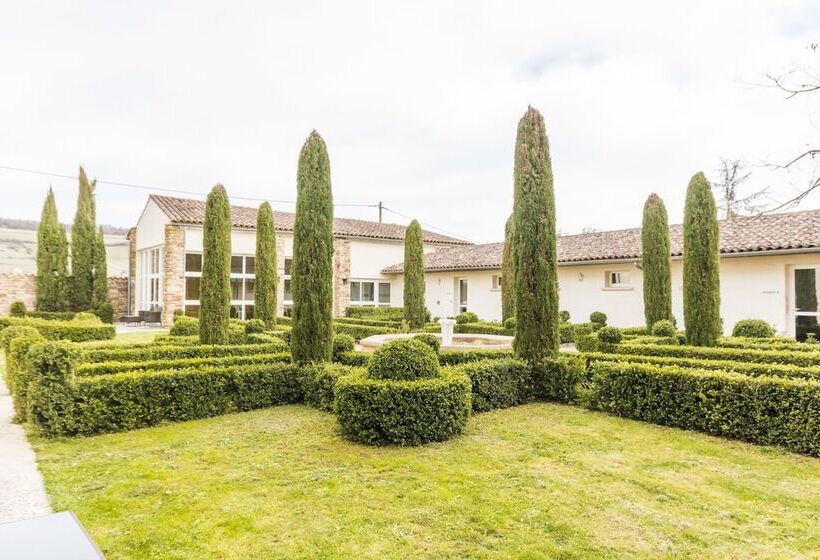 Отель Contact Hôtel La Métairie