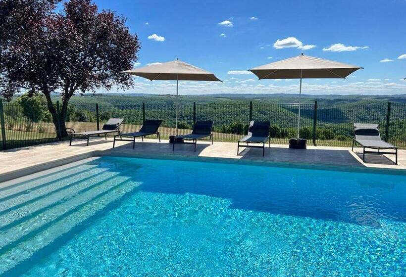 Отель Hôtel Les Vieilles Tours Rocamadour