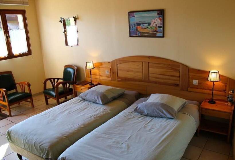 בית מלון כפרי Hôtel Restaurant Domaine De Basil