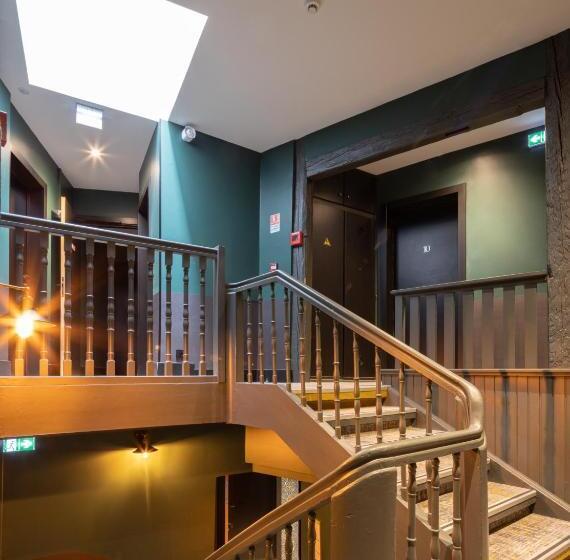 호텔 Logis Hôtel Restaurant Du Mouton