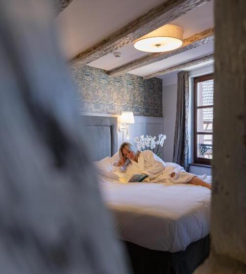 ホテル Logis Hôtel Restaurant Du Mouton