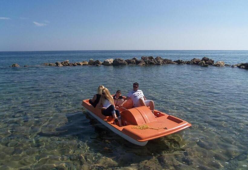 בית מלון כפרי Ionio Star