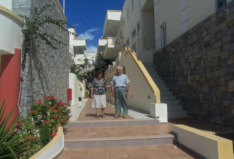 בית מלון כפרי Ionio Star