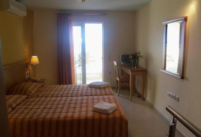 בית מלון כפרי Ionio Star