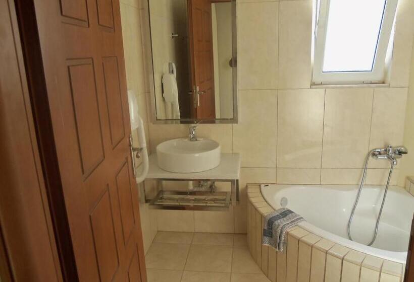 בית מלון כפרי Ionio Star